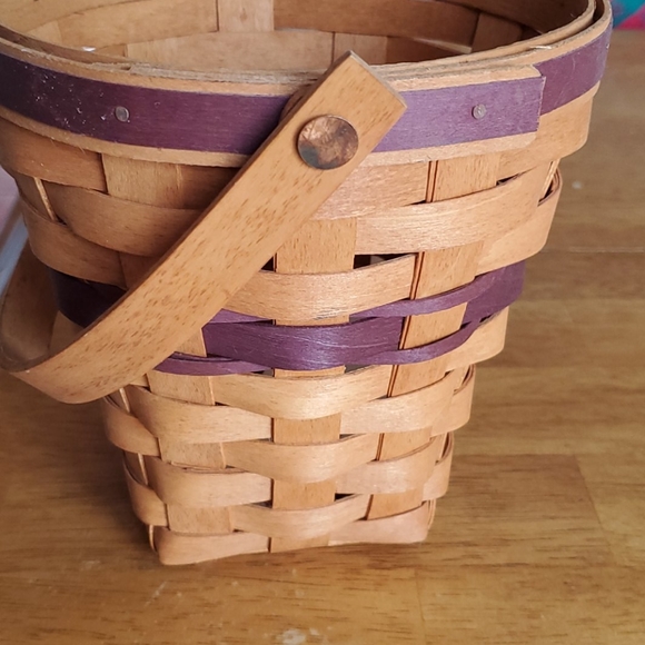 Longaberger 1994 May Series lilac basket - Picture 8 of 13